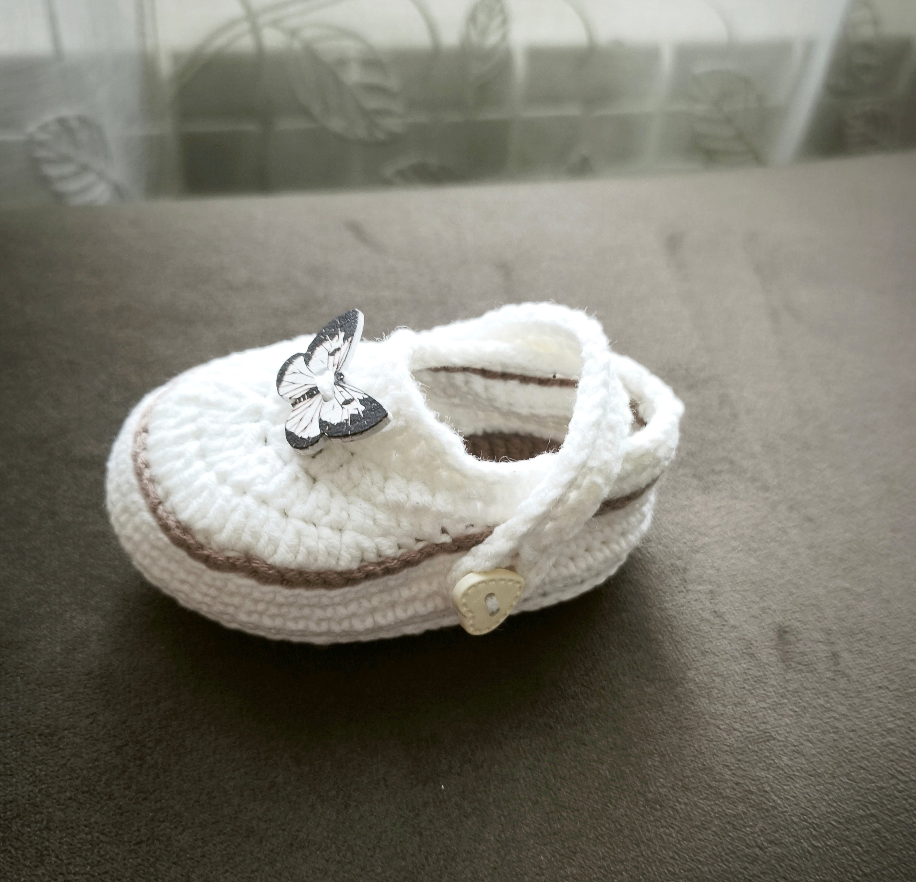 Crocsy niemowlęce – ręcznie szydełkowane 9 cm #01