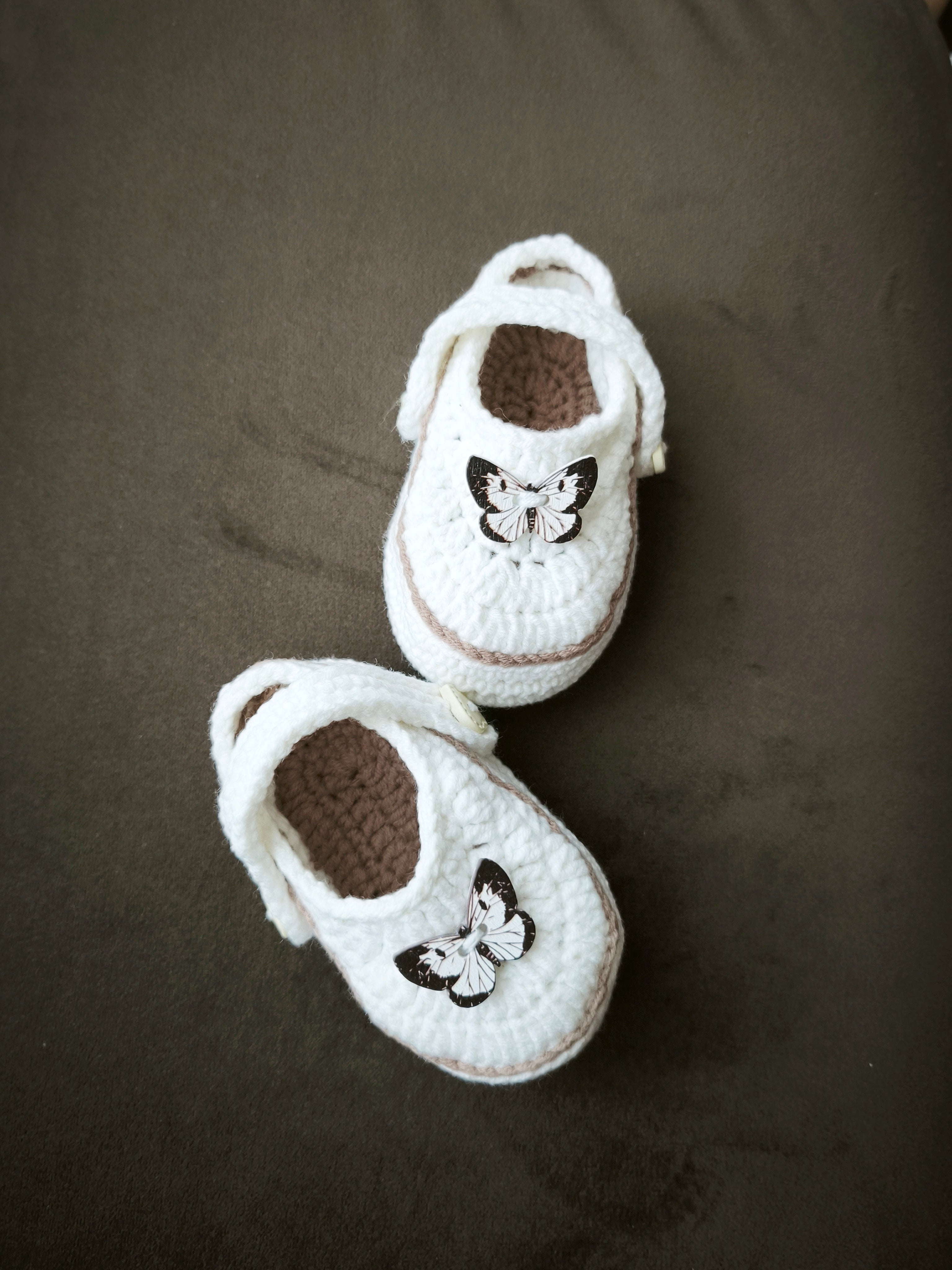 Crocsy niemowlęce – ręcznie szydełkowane 9 cm #01